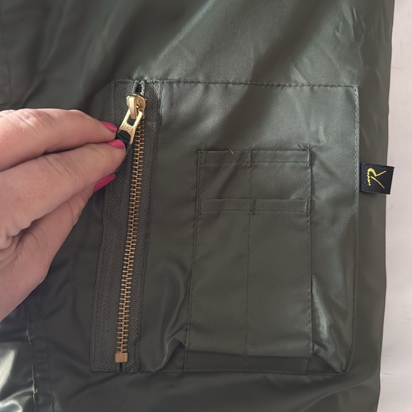 ✈️ Bomber Jacket punk rock patches worn once! Men’s medium women’s L to XL - Picture 11 of 15